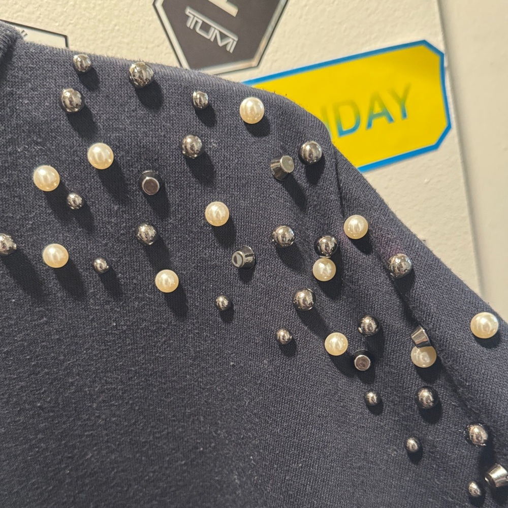 14 & Union Faux Pearl Crew Neck in Black - Picture 4 of 6